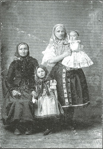 Orešansky v tradičnom ľudovom odeve, 1895