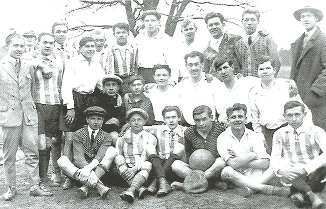 Futbalové družstvo v roku 1928 v Častej